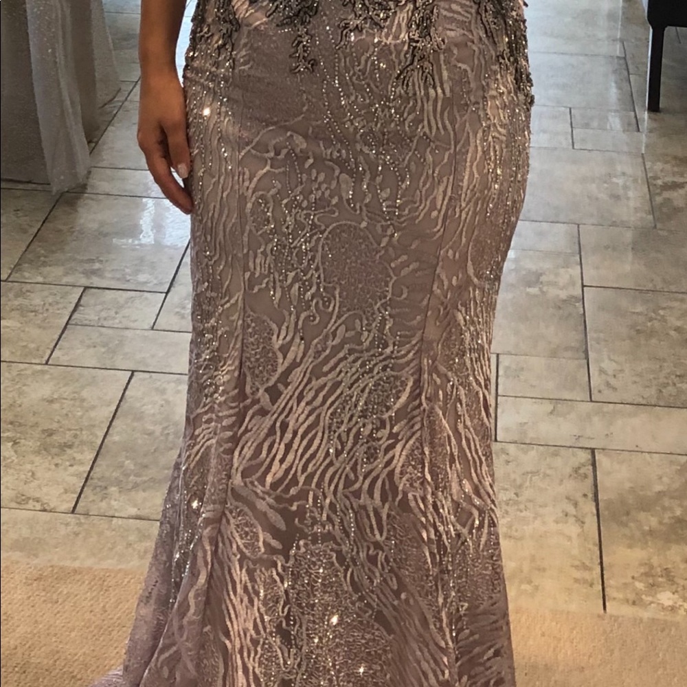 Dress - Picture 2 of 5